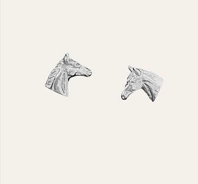 Horse&#39;s head stud earrings - silver