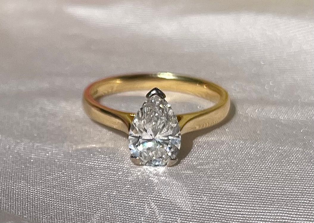 The comet engagement ring