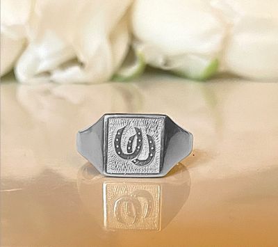 Double horse shoe signet ring - silver