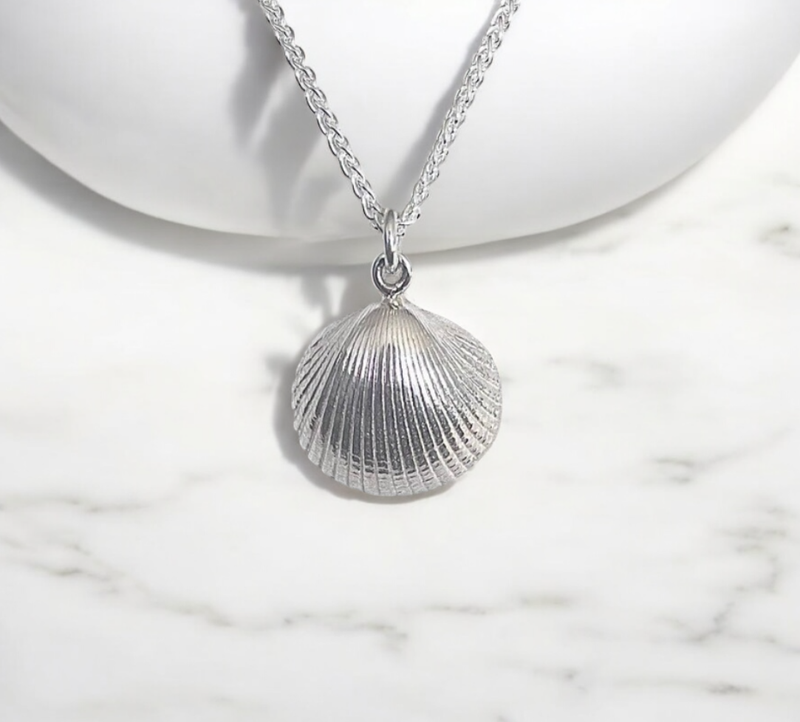Shell necklace - silver