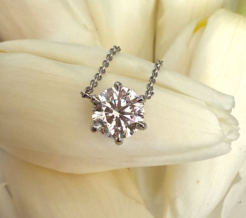 Diamond necklace - gold