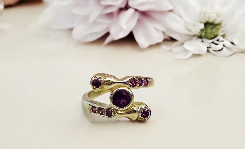 Double hoof ring (Amethyst) - gold