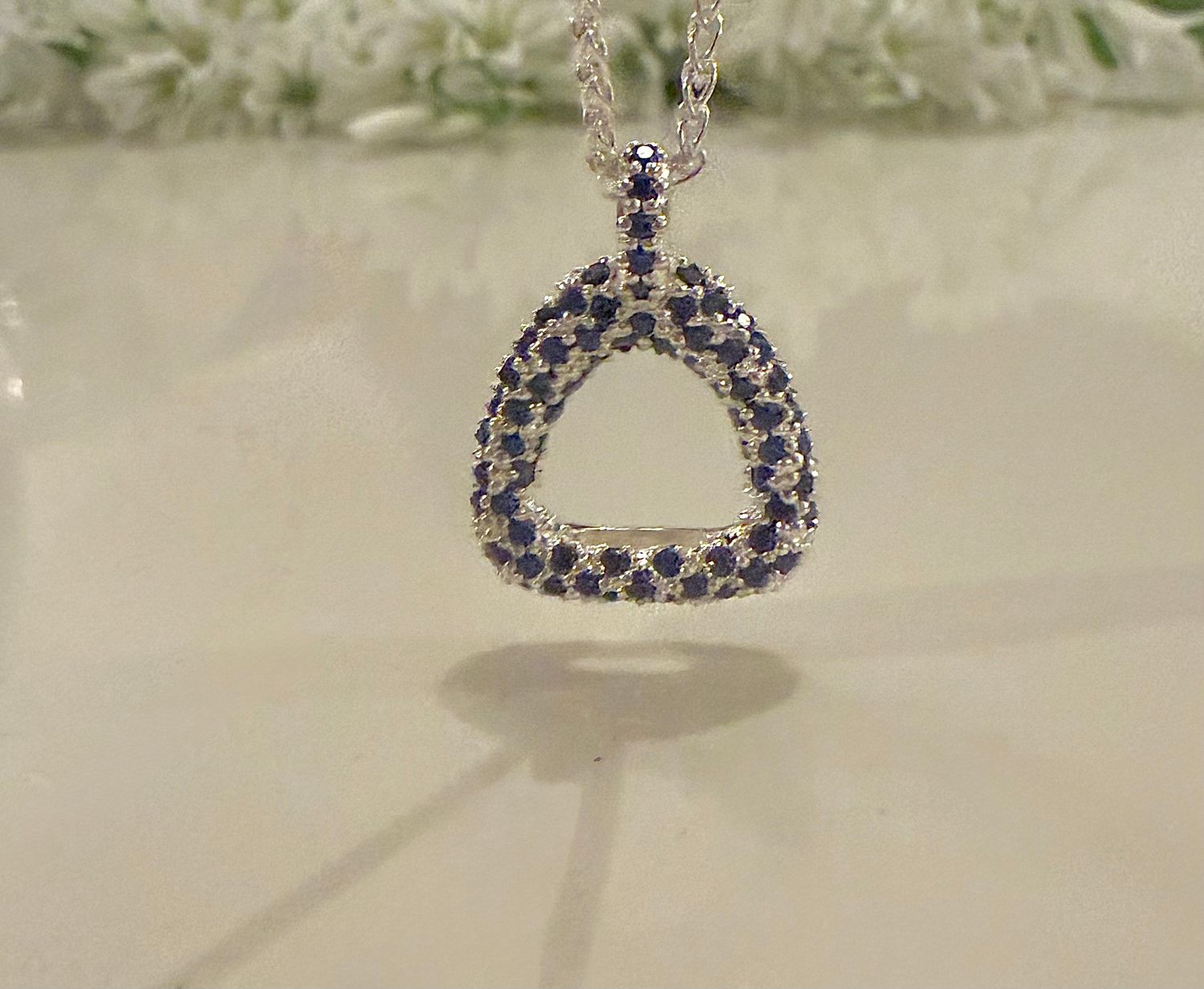 Sleek stirrup necklace (Sapphire set) - gold