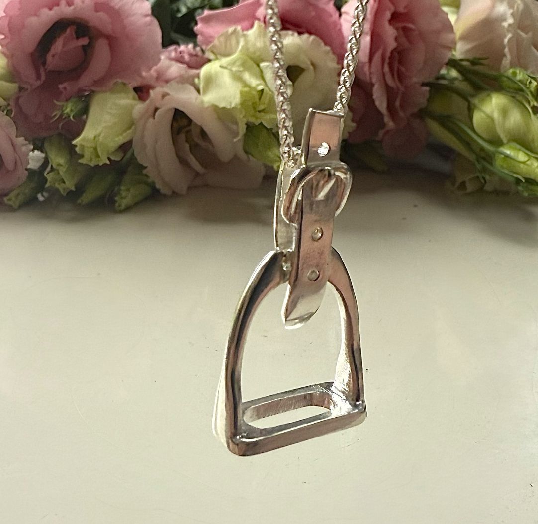 Stirrup necklace (classic) - silver