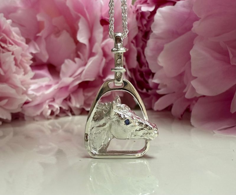 Horse’s head in stirrup necklace - silver
