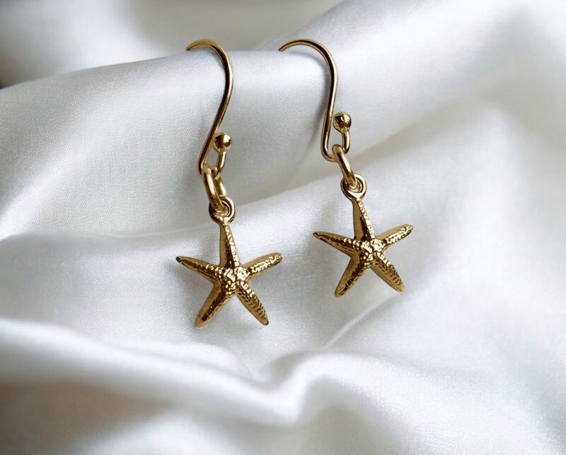 Starfish earrings - gold
