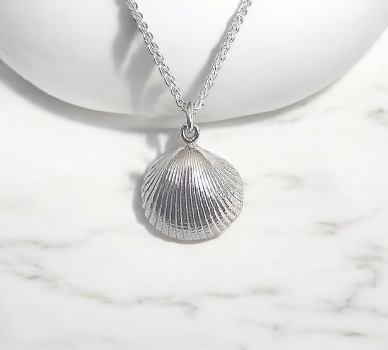 Shell necklace - silver
