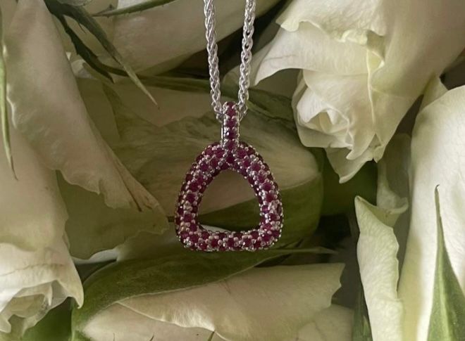 Sleek stirrup necklace (Ruby set) - gold