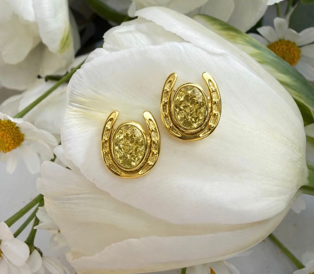 Halo horseshoe earrings - gold