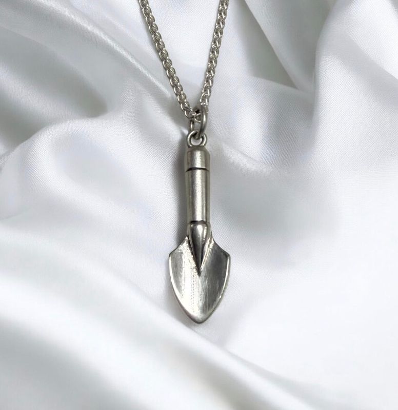 Trowel necklace - silver