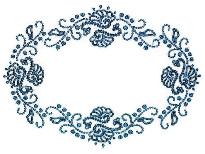 Blue candlewick filigree embroidered quilt label to personalize with your own message