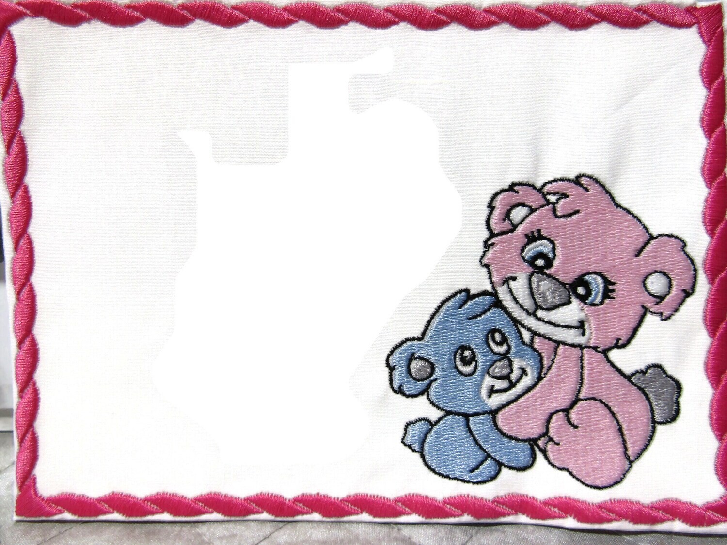 Cute Cuddle Bears embroidered quilt label, personalize with text, Customize