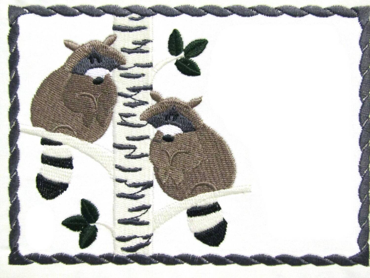 Raccoon embroidered quilt label to customize with your personal message