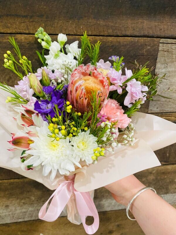 Mother&#39;s Day Fresh Flowers - Florist&#39;s Choice