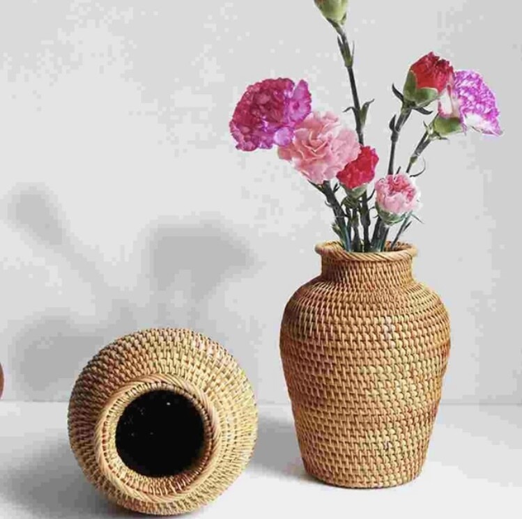FARMHOUSE WICKER FLORAL ARRANGEMENT VASE