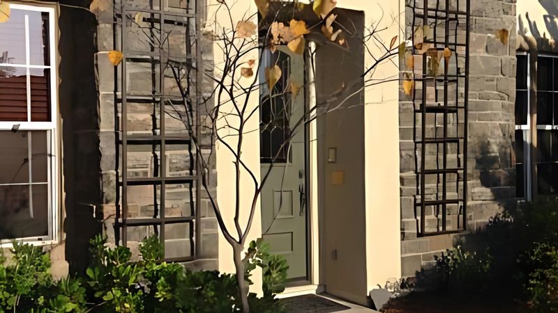 2' x 8' Aluminum Grid Style Wall Trellis