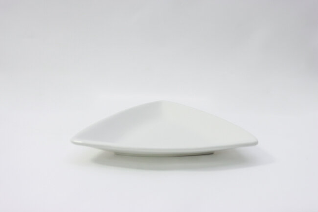 WTI 9" Triangle Plate Porcelana