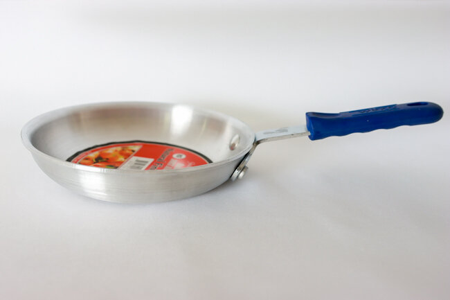 WC 7" Alum Fry Pan W/Silicone Sleeve