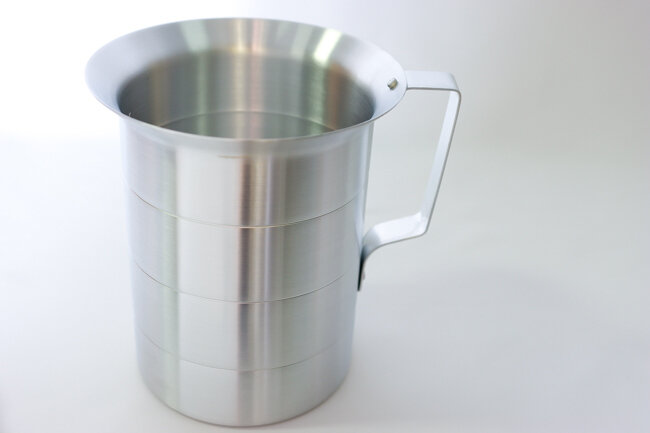 TG 4 qt Liquid Aluminum Measure