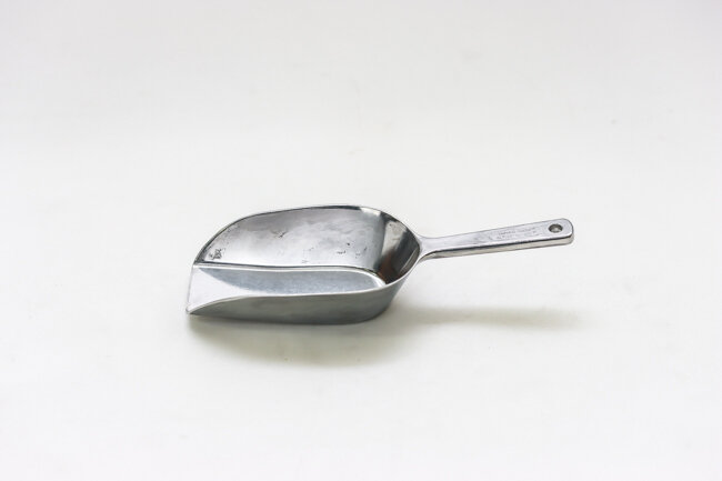 TG 4 oz Flat Bottom Scoop