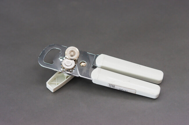 WC Portable Can Opener (Italy) WC Portable Can Opener (Italy)