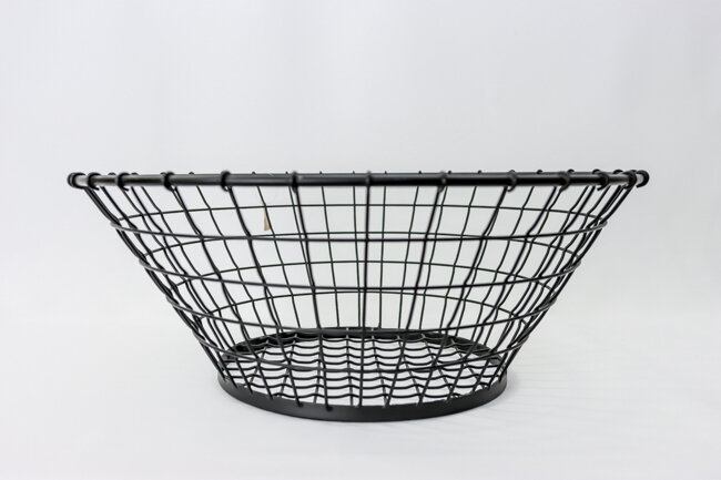 TableCraft 21x8 Basket Round Black