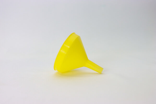 TG 8 oz Plastic 4 1/8" Funnel