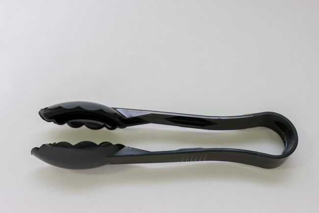 TG 9" Scallop Grip Tong Black TG 9" Scallop Grip Tong Black