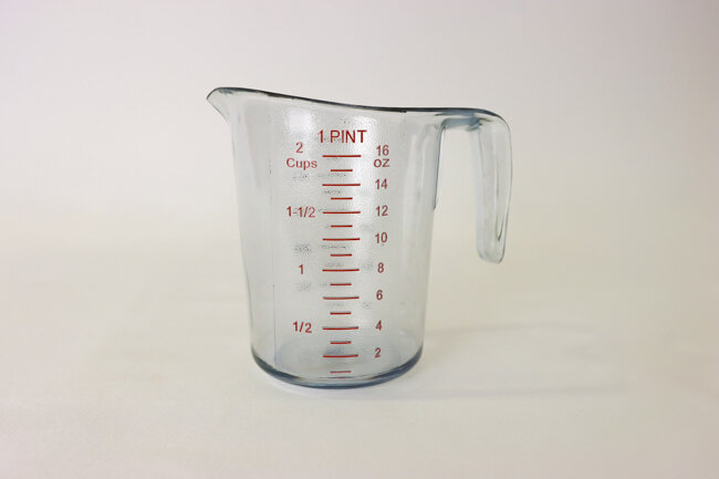 WC 1 pt Measuring Cup