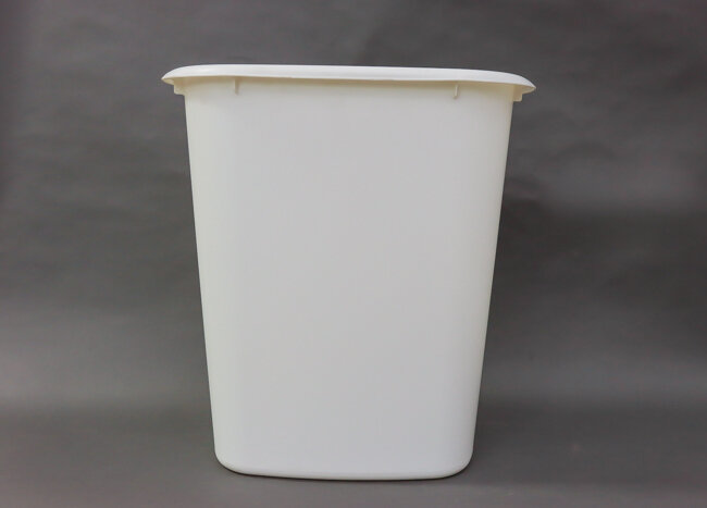 United Solution 40qt/10gal Wastebasket White United Solution 40qt/10gal Wastebasket White