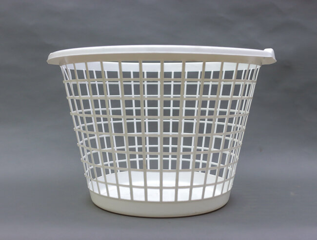 United Plastic 1 Bshl Round Basket White
