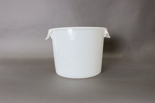 Rubbermaid Round Storage Container White 6qt