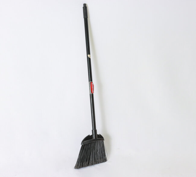 Rubbermaid Executive Series Lobby Broom Vinyl Handle Black Rubbermaid Executive Series Lobby Broom Vinyl Handle Black