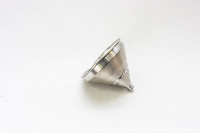 WC 5 1/4" 1 Pt Spun Aluminum Funnel w/ Strainer