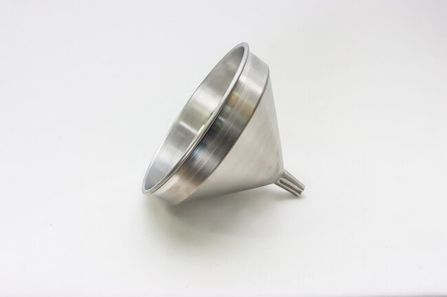 WC 2 qt Spun Aluminum Funnel 9 1/8Th Diam