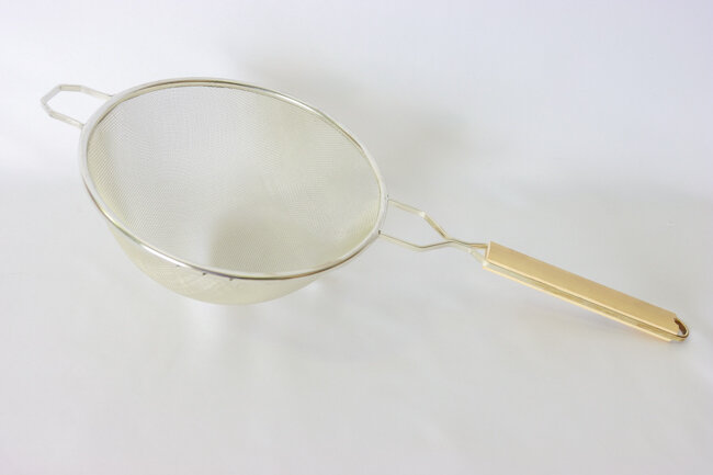 TG 10" Strainer Wooden Han
