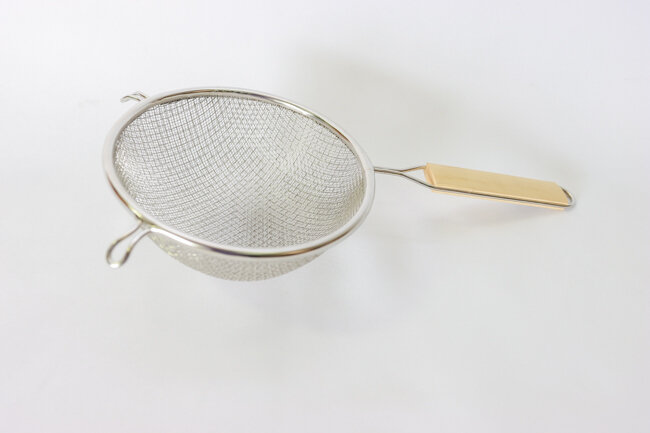 TG 6" Wooden Handle Strainer Double