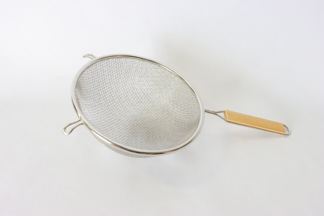 TG 8" Wood Han Strainer Medium
