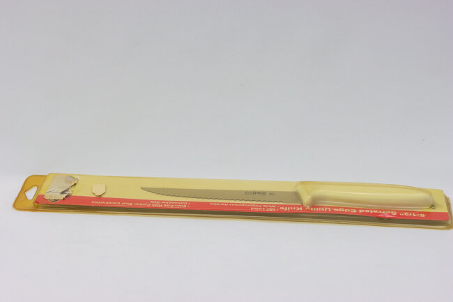Wc 5-1/2" Serrated Edge Utility