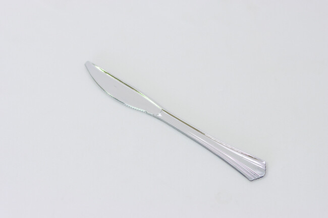 7.5" Knife Silver Plastic 40/Bag