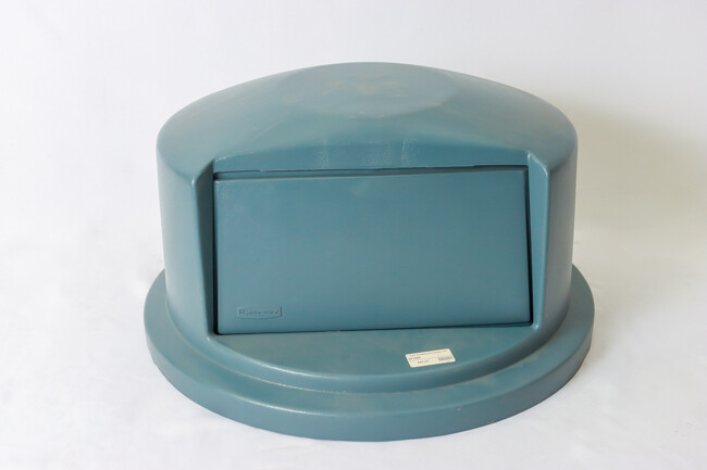 Rubbermaid Dome top for 44 gal Brute Container Gray