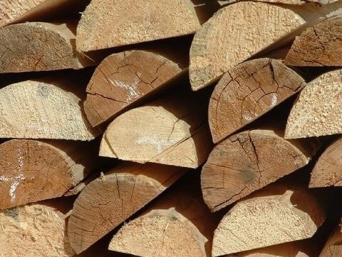 Half round log, Size: 1.8m x 100mm