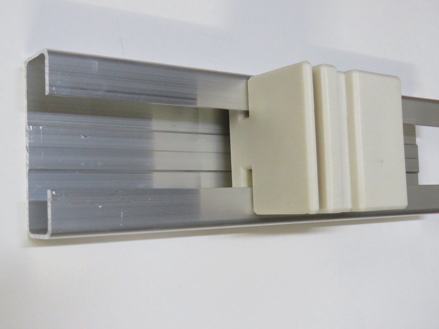 Nylon Sliding Gate Block White