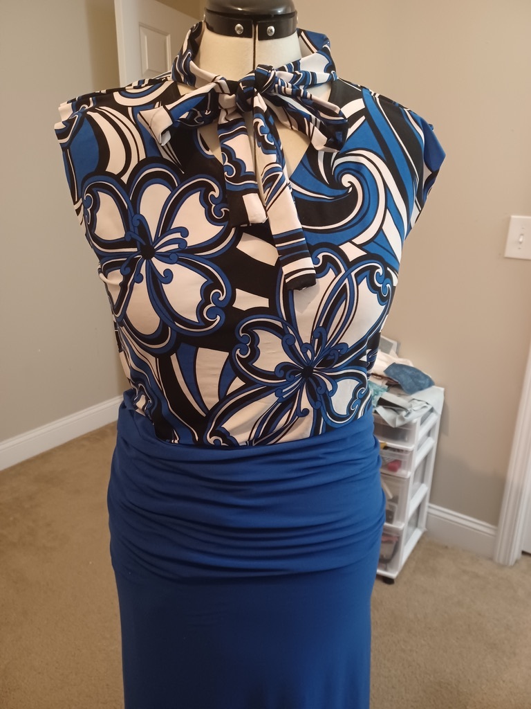 Classic Tie-neck Blouse Top