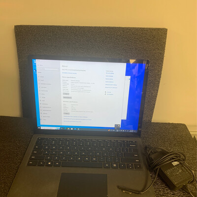 Microsoft Surface Laptop 2 W/ 13.5” Touch Screen Core I7-8650U/ 8 GB DDR4/ 256 GB SSD