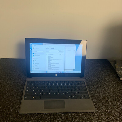Surface Pro2 W/ Core I5 4th Gen / 128 GB SSD / 4 GB Ram / Excellent Battery /Windows 10 Or 11 Pro
