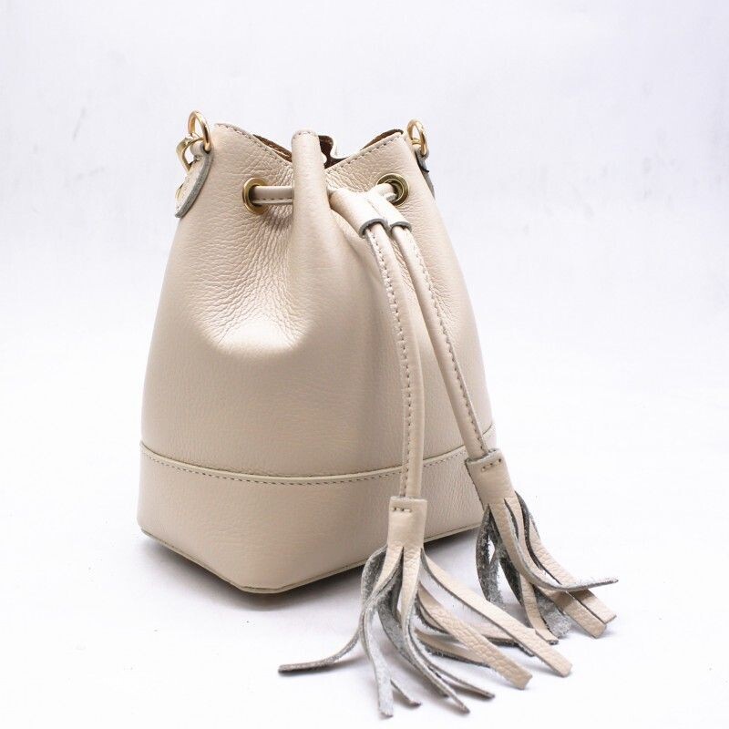Bolso piel cubo Beige