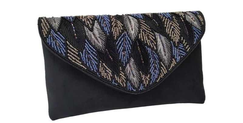 Cartera Terciopelo Negro  23 X 17  Abalorios