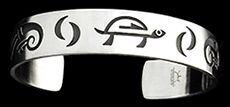 ​A Turtle with Friendship Marks Bracelet