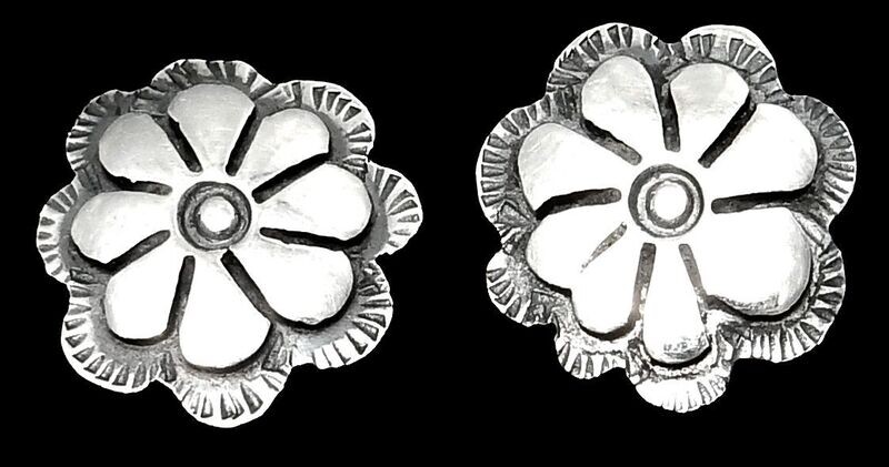 Small Posts Squash Blossom Design